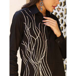 Conjunto Coordinado Negro Sólido Atemporal con Detalles Bordados, Ecológico y Transpirable para un Estilo Chic en la Oficina y para Después del Trabajo - Product Image 2