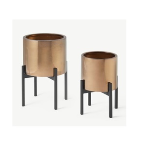 Grande jardinière rectangulaire en métal en fer, pot de fleurs d'extérieur pour la maison et le jardin avec un design élégant à des fins décoratives - Product Image 4