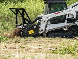 รถตัดหญ้าแบบล้อเลื่อนสำหรับงานป่าไม้ รุ่น Heavy Duty T770 Bobcat พร้อมเครื่องยนต์ดีเซล Kubota ระบบขับเคลื่อน Moog รับน้ำหนักได้ 45 ตัน ชั่วโมงการทำงานต่ำ ปี 2023 - Product Image 4