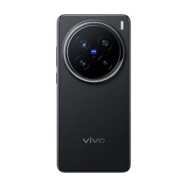 Global Version of Vivo X200 Pro with 200MP Rear Camera