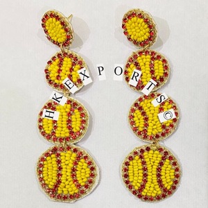Boucles d'oreilles perlées de baseball et de softball artisanales pour les amateurs de sport Bijoux de sport personnalisables - Product Image 2