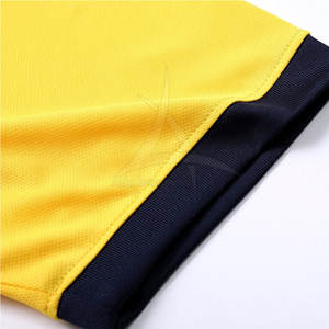 ชุดฟุตบอลออกแบบใหม่ โลโก้สั่งทำพิเศษ ปี 2025 สินค้าขายดีสำหรับผู้ชาย ระบายอากาศได้ดี น้ำหนักเบา ผลิตจากโพลีเอสเตอร์ 100% - Product Image 5