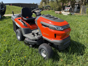 รถแทรกเตอร์ตัดหญ้า Husqvarna TC 215T ขนาด 95 ซม. เครื่องยนต์ 15.9 แรงม้า แบบสองสูบ ระบบส่งกำลังไฮโดรสแตติก ถังเก็บหญ้าขนาด 300 ลิตร - Product Image 5