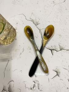 CUCHARA DE CUERNO BLANCO PULIDO DE CALIDAD DE USO para el hogar y el restaurante Uso en la cocina Tazón de estilo animal artesanal de la mejor calidad a la venta - Product Image 4