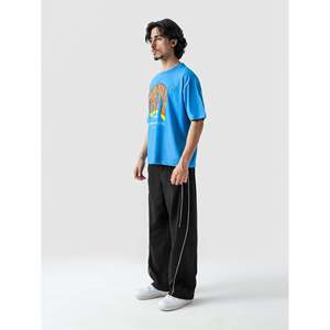 Camiseta Deportiva Transpirable GRVY Community, Cómoda y Elegante - Product Image 2