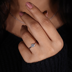 Bague de fiançailles solitaire EVS en diamant blanc rond brillant de 2,0 carats, cultivé en laboratoire, sertie clos - Product Image 3