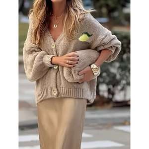 Cardigan en tricot pour femme, décontracté, couleur abricot, col en V côtelé, boutonné devant, manches longues, 100% polyester - Product Image 3
