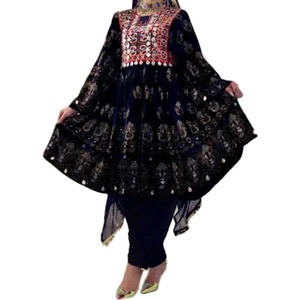 ชุดเดรสวินเทจอัฟกานิสถาน ดีไซน์โดดเด่นและเป็นที่นิยม ขายส่งแฟชั่นเดรสยาว ปักลายด้วยผ้าปะติด ชุดเดรสวินเทจอัฟกานิสถาน - Product Image 1