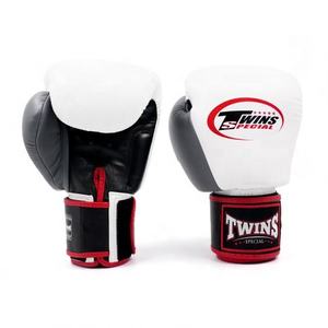 Guantes de Entrenamiento Profesional de Kick Boxing y Muay Thai para Jóvenes Gemelos, Hechos a Medida con Cuero Vacuno Genuino de Alta Calidad para Adultos - Product Image 1