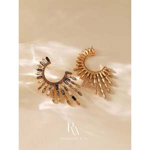 Orecchini a perno massicci placcati oro 14K con design astratto geometrico a raggi di sole color champagne, eleganti e alla moda - Product Image 3