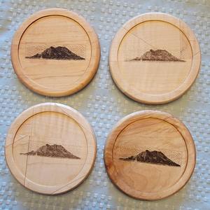 Juego de 2 Tablas de Cortar de Madera de Acacia al por Mayor, Utensilios de Cocina con Sistema de Goteo de Jugos, Sostenibles y Aptas para Lavavajillas, Crescent Crafts - Product Image 2