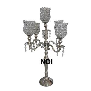 Bougeoir à 5 bras de finition nickelé au design moderne avec bougeoir décoratif fait à la main de finition personnalisé - Product Image 1