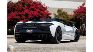 Coche usado de segunda mano con certificación LHD/RHD McLaren Artura Spider RWD 2025 - Product Image 2