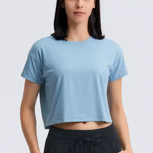 Camiseta corta de mujer de algodón personalizada al por mayor, camiseta recortada personalizable con decoración de botones en varios colores de verano - Product Image 4