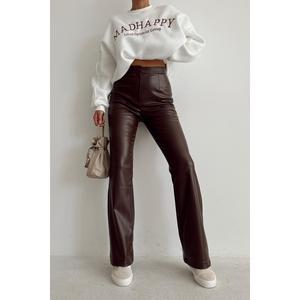 Pantaloni in pelle con gamba svasata marrone - Product Image 2