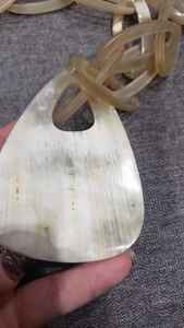 Collier en corne de buffle écologique avec maillons gradués faits à la main, grosses perles de zircon – Cadeau de Noël et d'anniversaire pour elle - Product Image 5