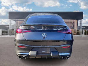 Mercedes-Benz GLC AMG GLC 43 4MATIC Coupé 4 portes 2024, modèle raffiné - Product Image 2