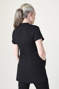 Ensemble de blouses médicales noires EVERGLOW pour femmes, col en V, fermeture éclair sur le devant, pantalon, uniforme d'hôpital, en polyester tissé, détection d'aiguilles, sans couture - Product Image 3