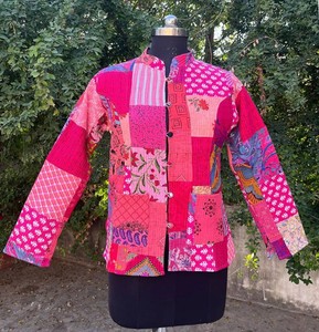 Chaqueta Kantha hecha a mano para mujer, chaqueta Kantha de retazos surtidos de algodón indio, chaqueta Kantha Reversible acolchada a mano, abrigo Hippie - Product Image 4
