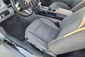 Ford Mustang GT Coupé 2005 d'occasion en bon état, sans réserve, moteur V8, échappement Flowmaster Outlaw, provenance Californie - Product Image 5