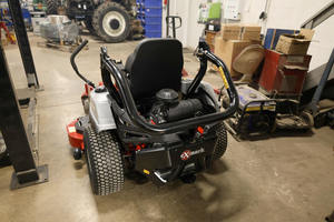 Cortadora de Césped Inalámbrica Exmark RZS691GKA523A3 2025 con Función de Autopropulsión, Motor de 4 Tiempos, Altura de Corte de 1000 mm, Recogida de Césped - Product Image 3