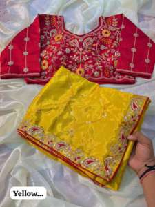 ผ้าไหมชีนอนสวยงามสำหรับผู้หญิง ประดับด้วยเลื่อมและงานลูกไม้หลากหลายแบบทั้งผืน ผลิตในอินเดีย - Product Image 4