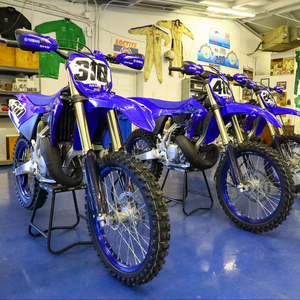 NUEVA Motocicleta Todoterreno YZ250F YZ250FX 2023, Todos los Modelos con Casco - Product Image 1