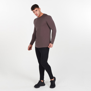 T-shirt pour homme de qualité supérieure, fabriqué à partir de tissu doux pour la peau, même grammage et design minimaliste pour une utilisation confortable, emballage en vrac - Product Image 6