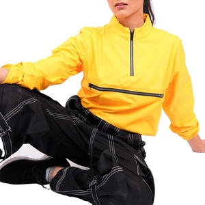 เสื้อแจ็คเก็ตวินด์เบรกเกอร์ไนลอนน้ำหนักเบาสีเหลืองสดใส แบบสวมหัว มีซิปครึ่งตัวด้านหน้า และกระเป๋าซิปแนวนอนที่อก สไตล์ลำลอง - Product Image 2