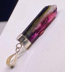 Pendentif en pierre précieuse tourmaline naturelle fait à la main en argent sterling 925 collier bijoux artisanaux fins - Product Image 1