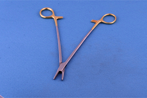 Portaagujas Manual Mayo-Hegar de 24 cm, Acero Inoxidable, Inserto TC, Instrumentos Quirúrgicos con Certificación CE para Uso Hospitalario - Product Image 3