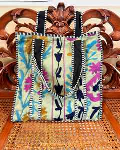 Sac à bandoulière brodé Suzani, sac à main pour femmes, vente en gros, export, coton Kantha Jhola, sac à bandoulière pour femmes - Product Image 3