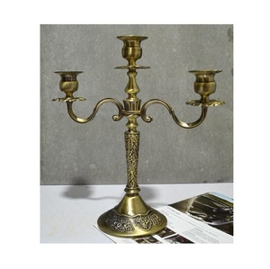 Candelabro de Metal Intrincado, Portavelas Múltiple, Adecuado para Comedores Elegantes, Eventos Especiales y Decoración del Hogar - Product Image 4
