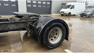 รถแทรกเตอร์พรีเมียม 420 ปี 2004 มือสอง เครื่องยนต์ดีเซล เกียร์ธรรมดา ขับเคลื่อน 6x4 มาตรฐานไอเสียยูโร 2 พวงมาลัยซ้าย 371 แรงม้า ยี่ห้อซิโนทรัค - Product Image 2