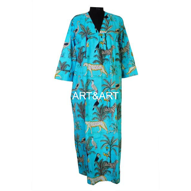 มีสีเขียวขุ่น