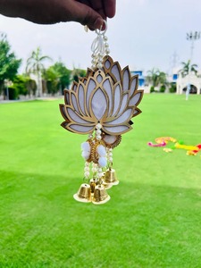 Lotus tenture murale avec cloche décoration de mariage Diwali Navratri coloré Festival décor pendaison de crémaillère Temple cadeau pour les invités - Product Image 3