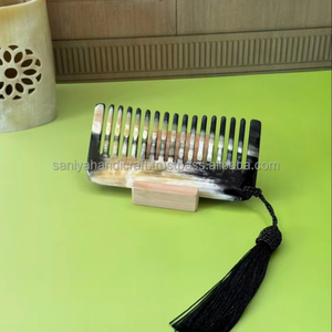 SANIYA HANDICRAFT Peigne carré personnalisé en corne de buffle avec pompon, antistatique, personnalisable, de poche, durable, fait main pour l'artisanat naturel - Product Image 4