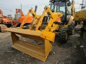 Excavadora de Ruedas Caterpillar 420F Amarilla, Cargadora Compacta con Motor y Caja de Cambios, Modelo 2018, Capacidad de Cucharón de 1.38m, Usada - Product Image 1