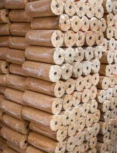 Briquettes de bois de pin Super Glory en gros, diamètre 6 mm, granulés de biomasse haute teneur calorifique, sans fumée, non cokeur, 4500 J - Product Image 3