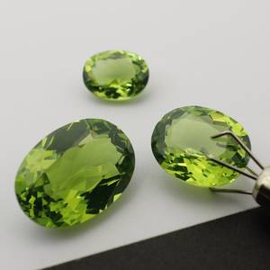 Gemas Mehrajudin, Peridoto Verde de Calidad Suprema Hecho a Mano, Corte Ovalado Natural, 3 Piezas, Certificado por Terceros, Encerado/Aceitado - Product Image 1