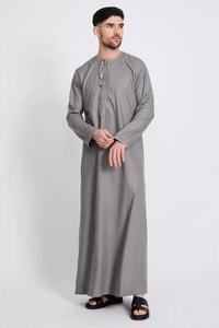 OEM 2025 Vêtements islamiques arabes de haute qualité Dubaï Thawb Jubba pour hommes à manches courtes Thobes ethniques Couleur unie Thobe musulman pour hommes - Product Image 6
