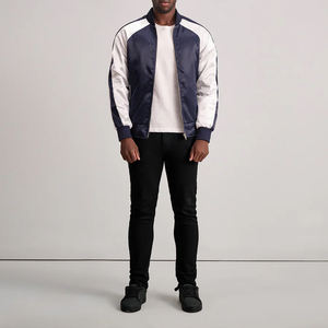 Chaqueta universitaria de invierno azul y blanca, forro de poliéster acolchado de satén, cierre de cremallera, cuello levantado, puños de punto acanalados - Product Image 4