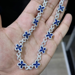 Collier papillon en argent plaqué 925 avec moissanite et détails en pierre bleue, design à maillons pavés pour un bijou élégant - Product Image 5