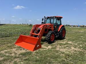 รถแทรกเตอร์สำหรับ Kubota 120HP M5-111 4x4ในฟาร์มรถแทรกเตอร์ขับเคลื่อนล้อหน้าทนทานเครื่องยนต์รถตักดินรถแทรกเตอร์ทางการเกษตร - Product Image 3