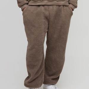 Tissu chaud à la mode en gros Logo personnalisé survêtement pour hommes Streetwear survêtements très exigeants pour l'hiver respirant personnalisé - Product Image 3