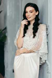 Capa de cuentas de estilo pijo de alta moda blanca Abrigo de fiesta hecho a mano único para mujeres y adultos ODM Club Wear - Product Image 3