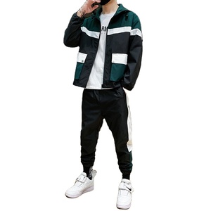 Fabricant de nouveaux modèles de haute qualité à la mode pour hommes prix bon marché Survêtement pour hommes jogging en nylon pour adultes - Product Image 1