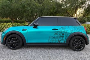 LISTO PARA ENVIAR, Volante a la Derecha/Izquierda, MINI COOPER S HARDTOP TURBO 2024, 4 Cilindros, Envoltura Exterior Personalizada - Product Image 4