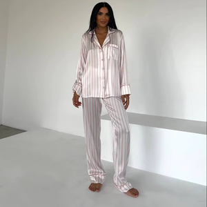 Conjunto de Pijama de Satén para Mujer, Térmico, Liso, Teñido, Suave, Elástico en la Cintura, Camisa de Manga Larga con Botones, Pantalones Cortos, Ropa de Dormir, Ropa de Casa - Product Image 1