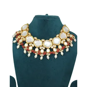 Ensemble de collier vintage de luxe plaqué or Meenakari Kundan avec perles blanches et diamants pour mariage ou cadeau, bijoux de mariée raffinés - Product Image 3